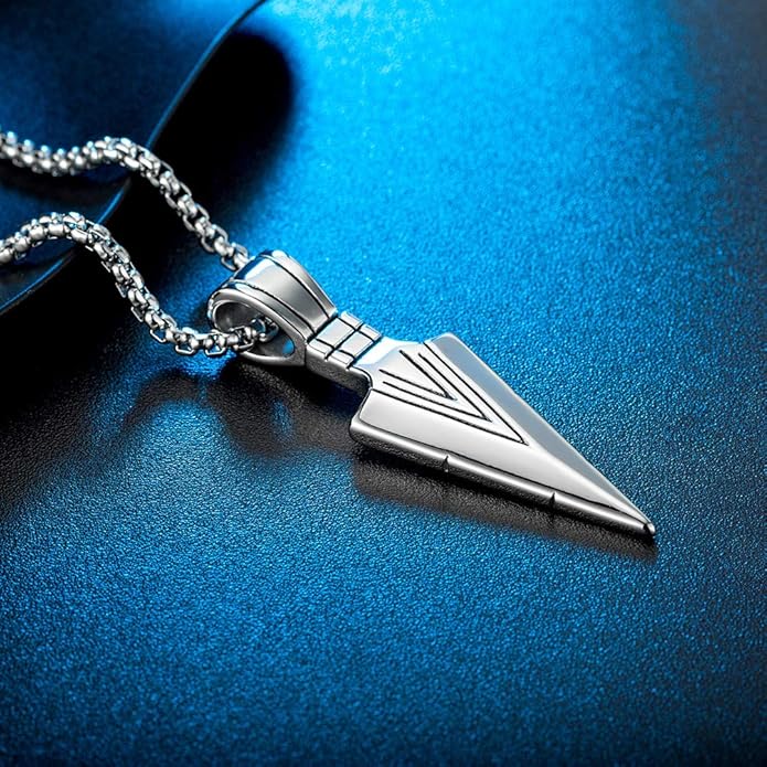 Arrowhead Pendant Necklace Cool Stainless Steel Spear Point Jewelry for Men Pharaoh's Spear Arrow Titanium Steel Necklace Unique Rock Hip Hop Spear Point Arrowhead Pendant Necklace Trendy Domineering