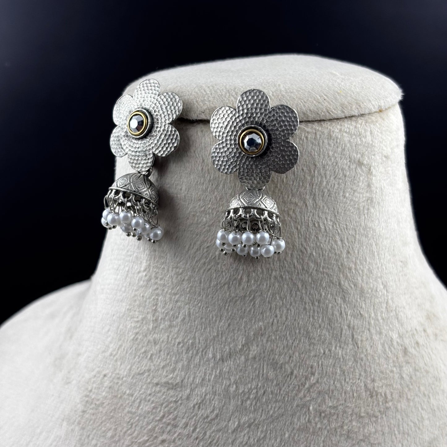 Flower Top with Silver Replica Jhumka Earring