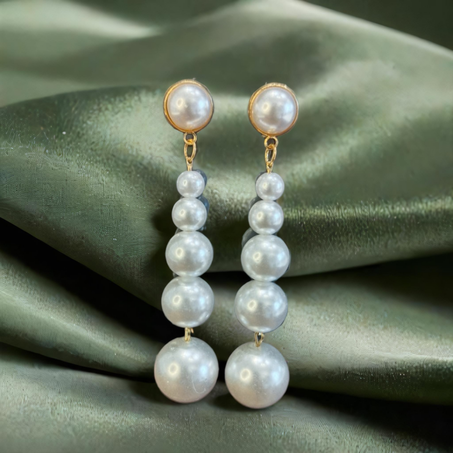 Stunning Gradient Pearl Danglers