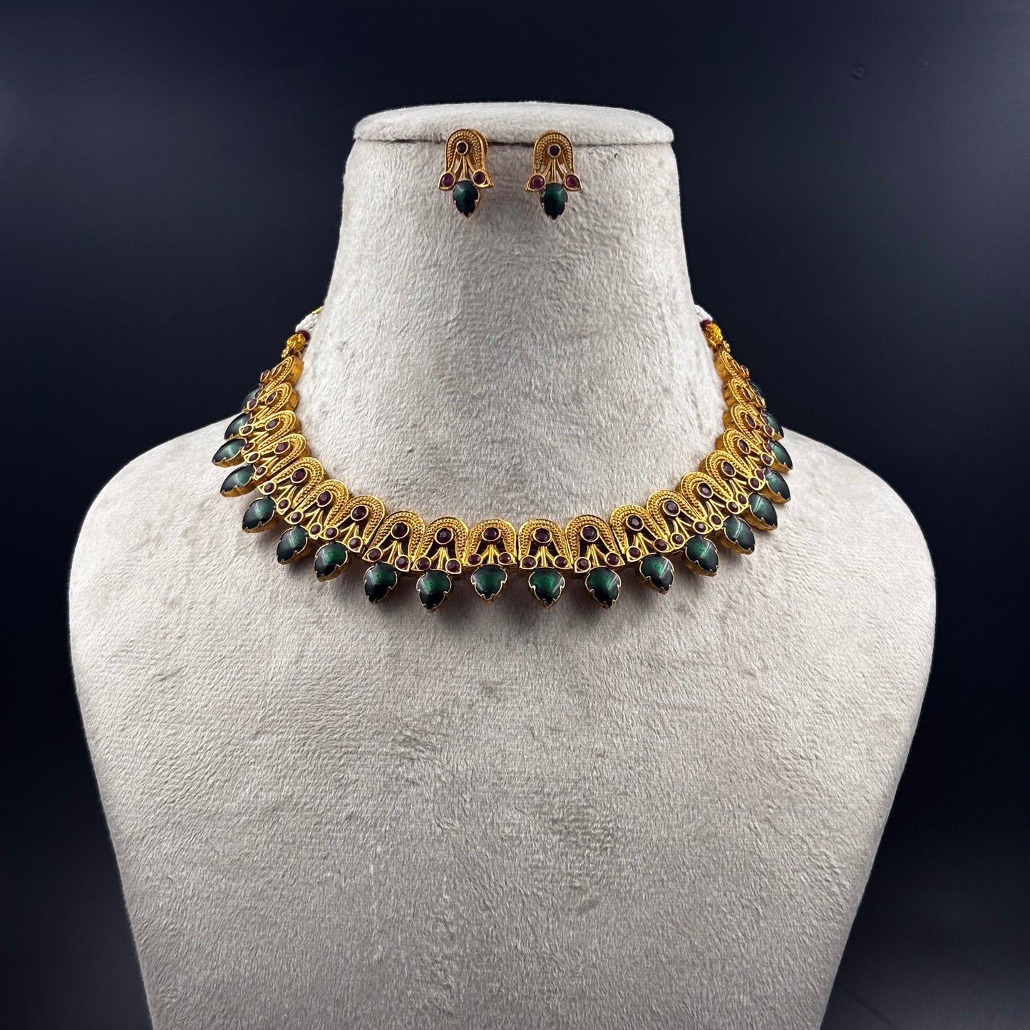 Antique Gold Necklace Set with Green Gemstones