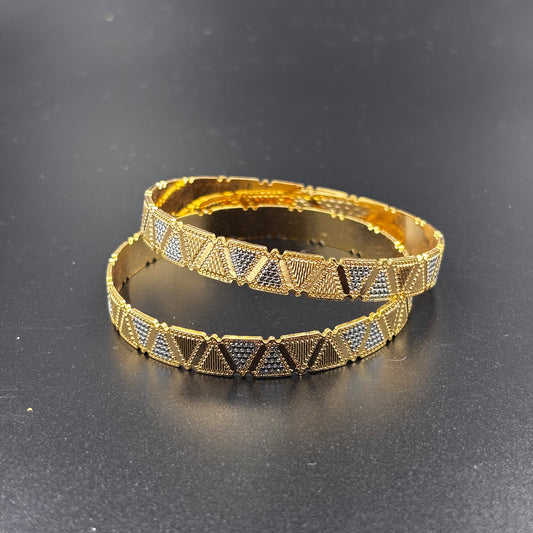 Two-Tone Geometric Pattern Bangles Set