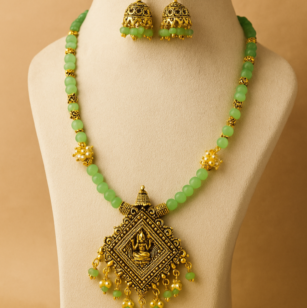 Antique Gold Pendant Necklace Set with Green Beads