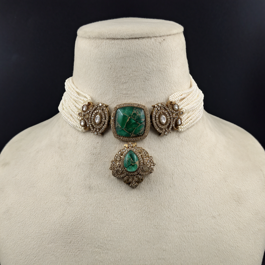 Vintage Pearl Choker Necklace with Emerald Stone Pendant