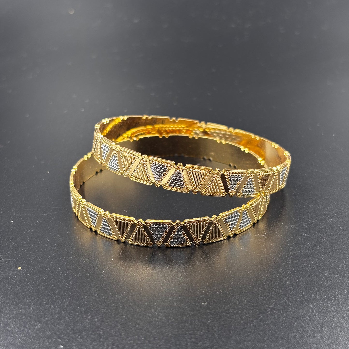 Two-Tone Geometric Pattern Bangles Set